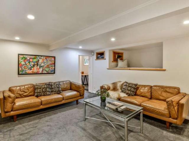House for sale in Oratia
