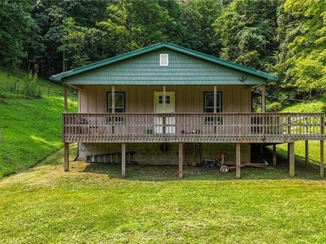 House for sale in Saint Marys, West Virginia