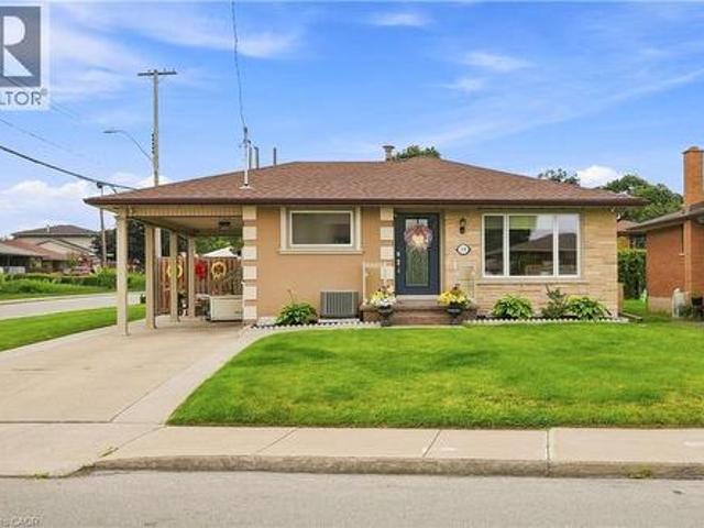 House for sale in Ancaster, Ontario