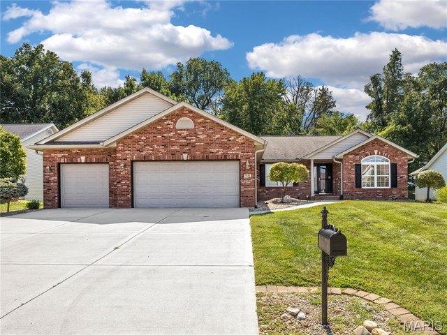 House for sale in Maryville, Illinois