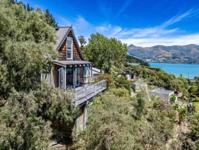 House for sale in Little Akaloa, Canterbury