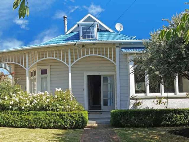 House for rent in Otakou