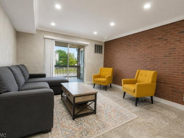Condo for sale in Elizabeth, New Jersey