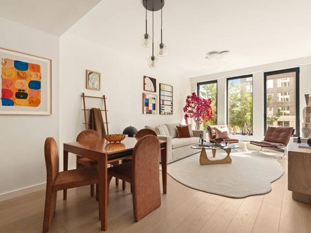 Townhouse for sale in Arverne, New York