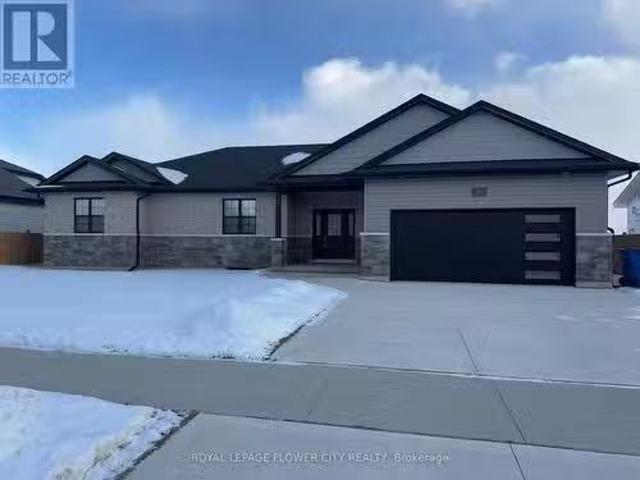 House for sale in Chatham–kent, Ontario