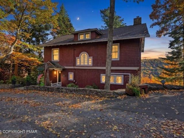 House for sale in Pocono Manor, Pocono Township