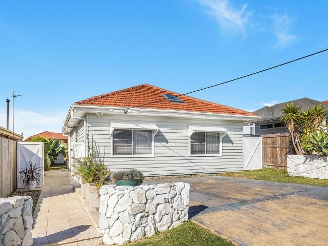 House for rent in Wollongong West, New South Wales