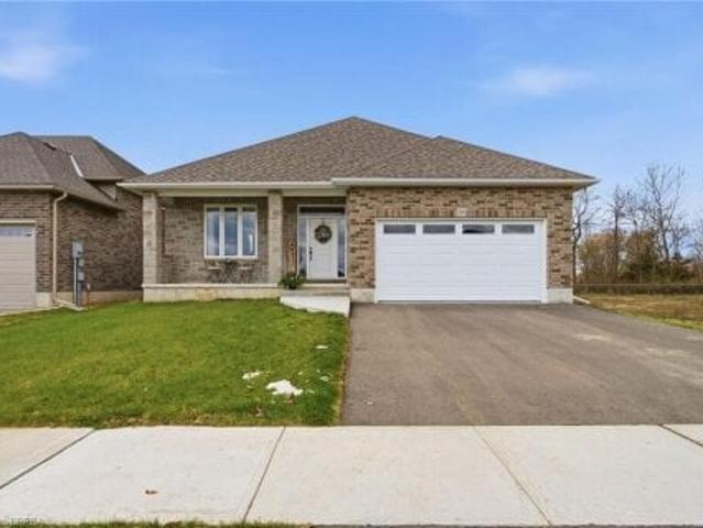 House for sale in Waterford, Ontario