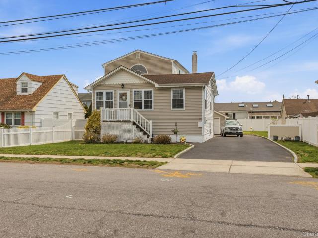 Property for sale in Babylon, New York