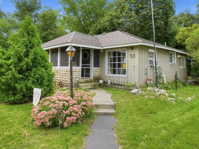 House for sale in Mchenry, Illinois