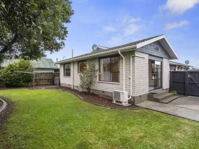 Apartment for sale in Chaslands, Canterbury