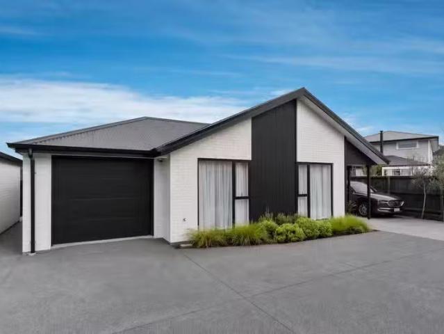 House for sale in Chaslands, Canterbury
