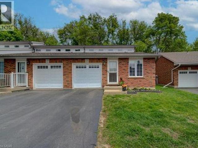 Townhouse for sale in Brant, Ontario