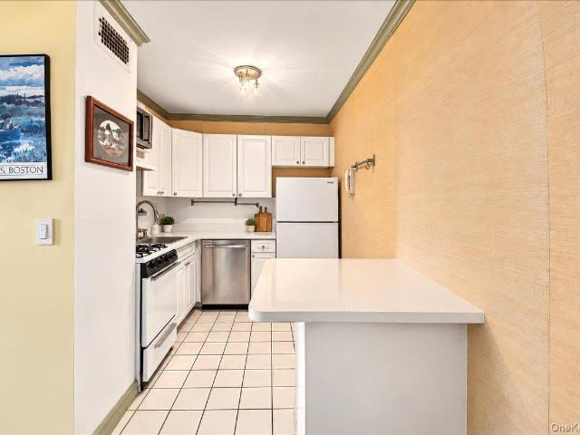 Property for sale in The Bronx, Arverne