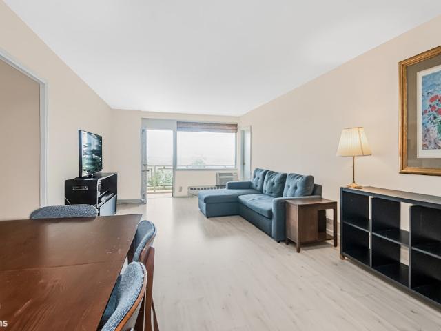 Property for sale in The Bronx, Arverne