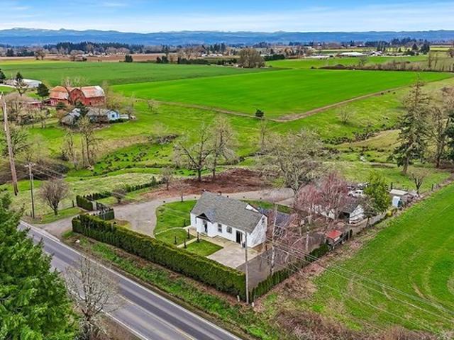 House for sale in Oregonia
