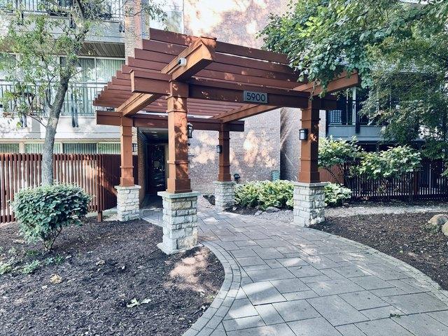 Condo for sale in Lisle, Illinois