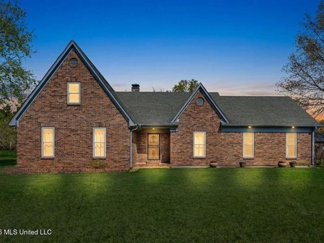 House for sale in Nesbit, Mississippi