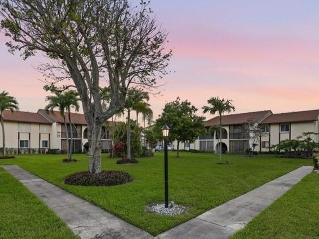 Condo for sale in Greenacres, Florida
