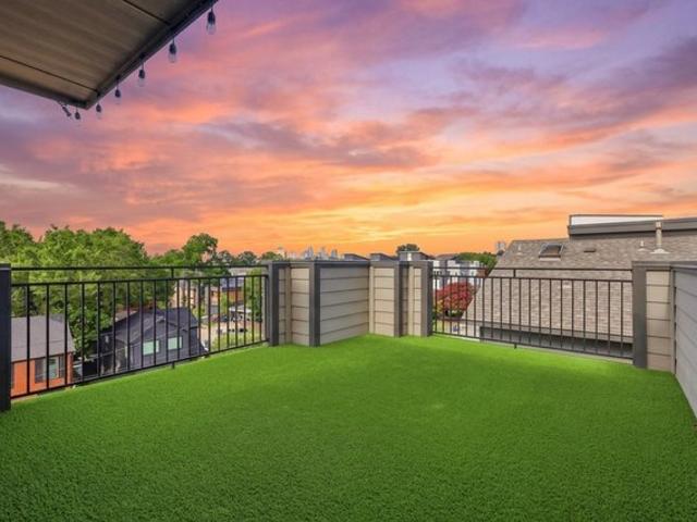 Condo for sale in Dallas, Texas