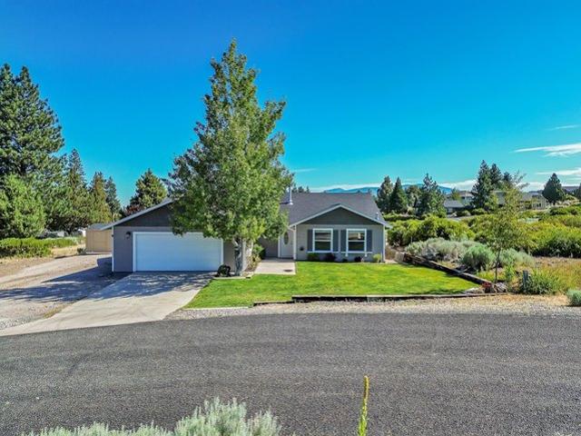 House for sale in Weed, California