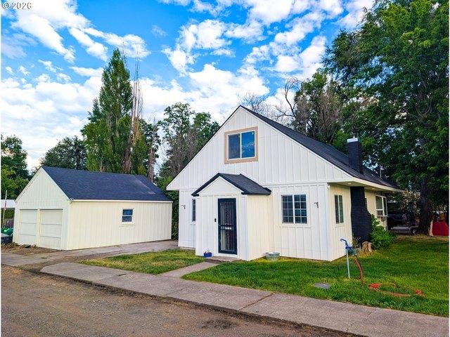 House for sale in Oregonia