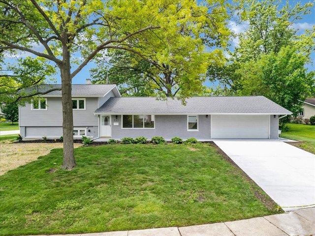 House for sale in Hoffman Estates, Illinois