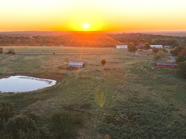 Farm for sale in Stuart, Hughes County