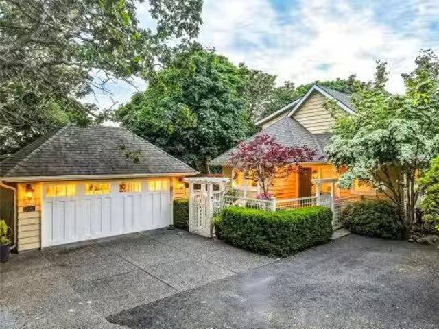 House for sale in Oak Bay, British Columbia