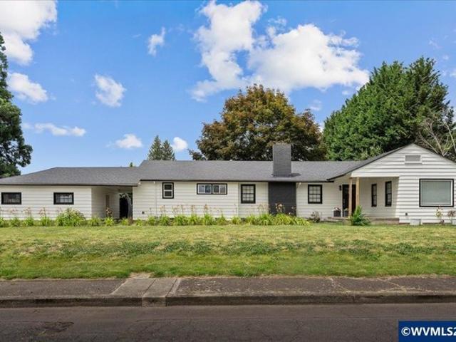 House for sale in Oregonia