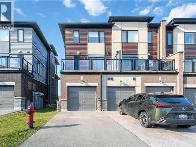 Townhouse for rent in Bayview, Hamilton