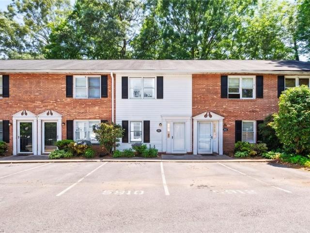 Condo for sale in Clemmons, North Carolina