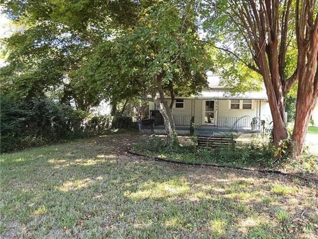 House for sale in Brierfield, Hampton