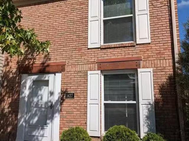Condo for rent in Dayton