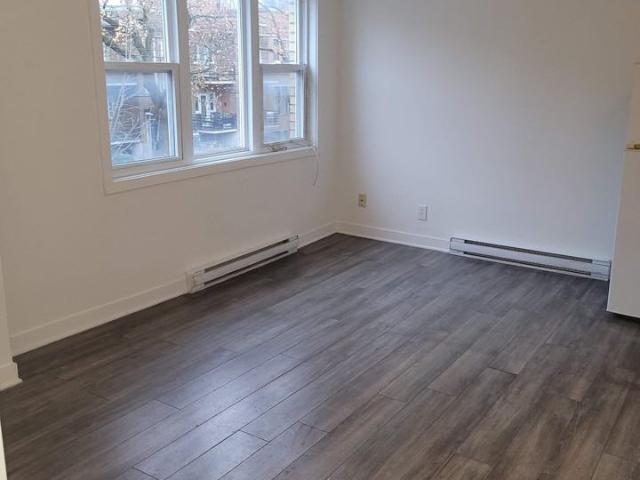 Apartment for rent in St. Leonard's, Quebec