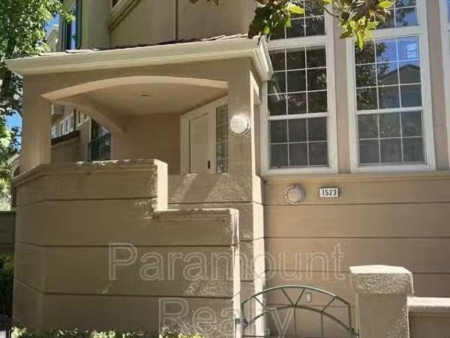 Condo for rent in Fremont
