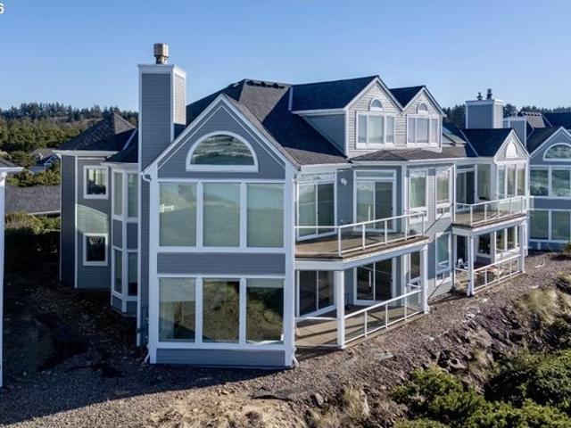 Condo for sale in Southshore, Newport