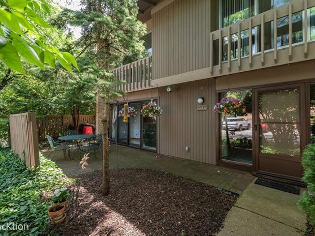 Townhouse for sale in Lisle, Illinois