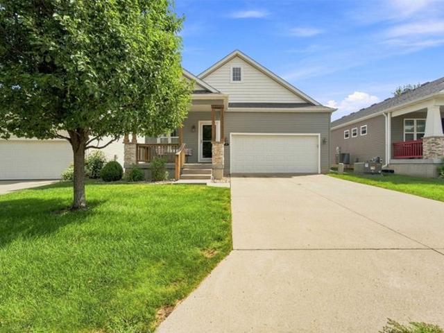 Townhouse for sale in Johnston, Iowa