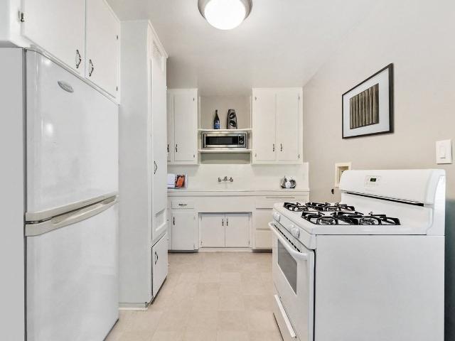 Apartment for rent in Canoga Park, California