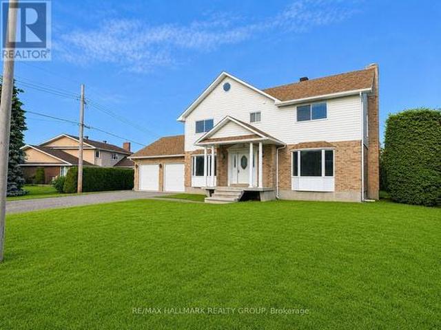 House for sale in Hawkesbury, Ontario