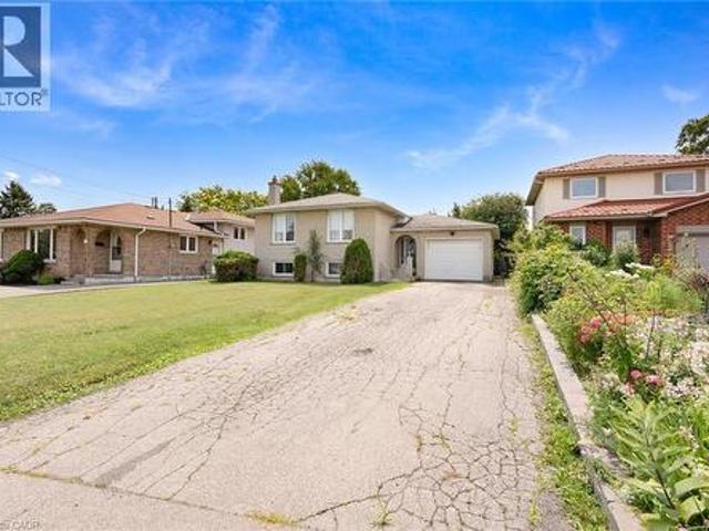 House for sale in Ancaster, Ontario