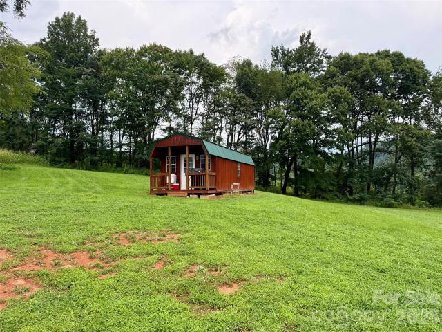 House for sale in Hiddenite, North Carolina