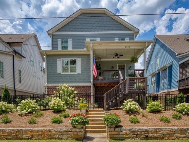 House for sale in Flowery Branch, Georgia