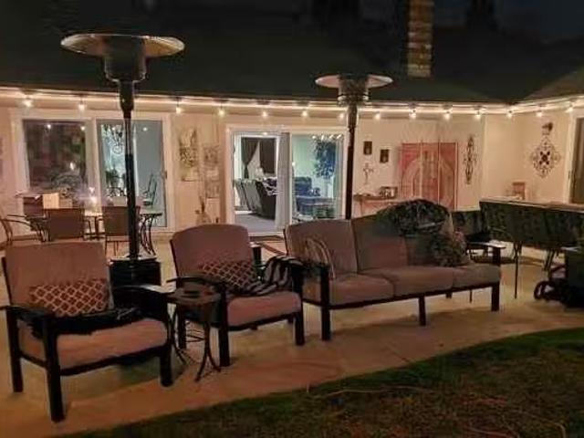 Condo for rent in North Hollywood, Woodland Hills-Warner Center Neighborhood Council District Condo for rent in North Hollywood, Woodland Hills-Warner Center Neighborhood Council District