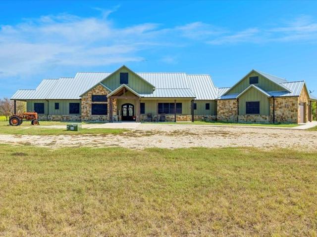 House for sale in Krum, Denton County
