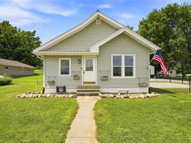 House for sale in Linn, Iowa