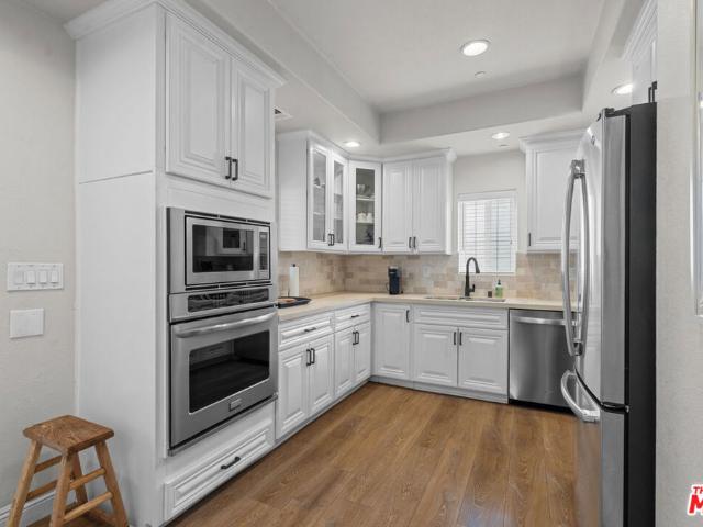 Townhouse for sale in Canoga Park, California