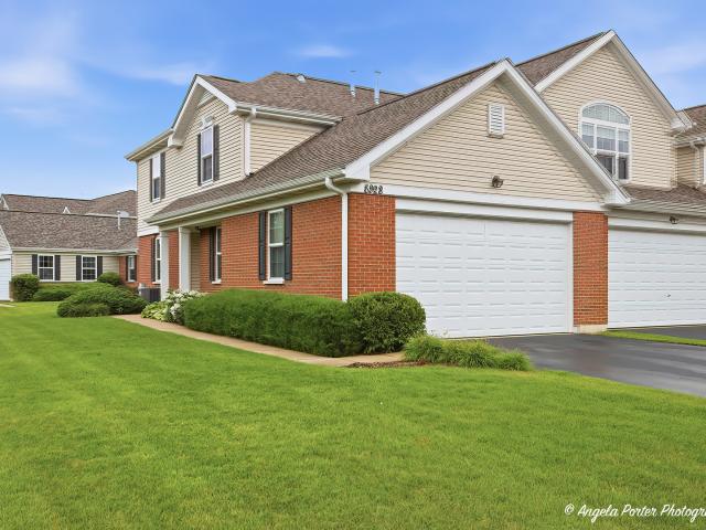 Condo for sale in Mchenry, Illinois