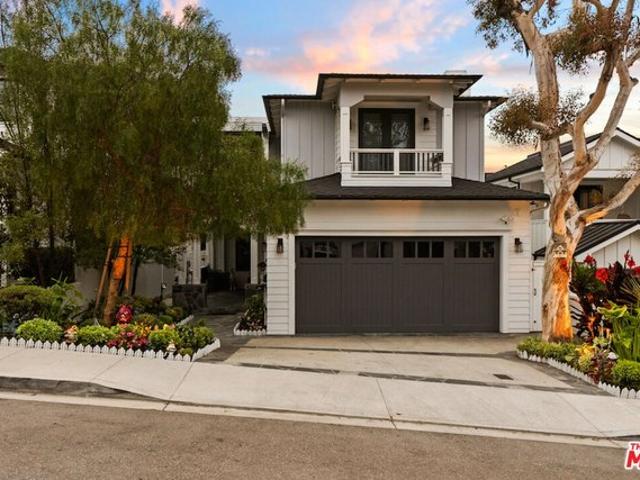 House for sale in Tree Section, Manhattan Beach